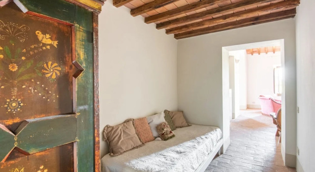 Secluded Apartment in Rapolano Terme with Garden, Book Apartment Rapolano Terme Crete Senesi