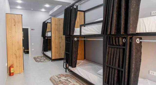 Кровать в общем номере Хостел Safarovs Family Hostel