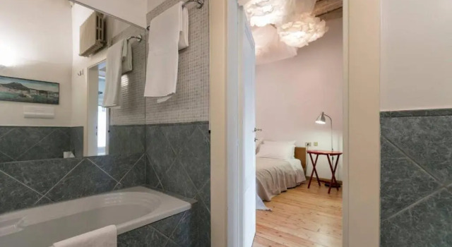 Naviglio, sweet dreams in the heart of the fun, Book Hotel Navigli Milan