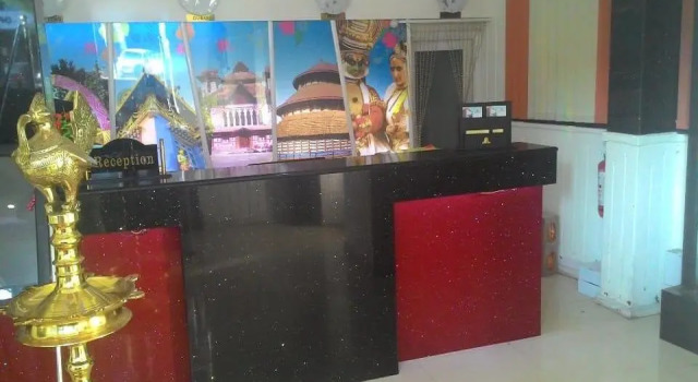 Chothys Park, Rezerwuj Hotel Trivandrum. Nowe Delhi