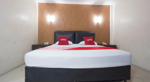 Люкс Standard RedDoorz Plus at Grand Populer Hotel Makassar