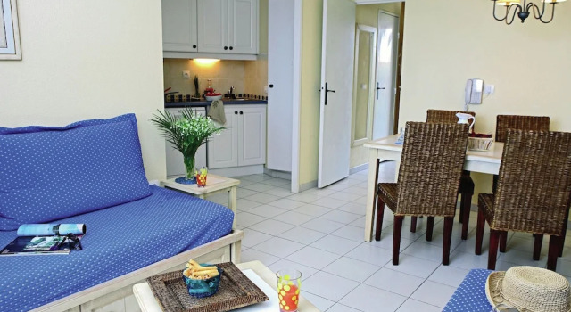 Attractive Apartment With Dishwasher, in Cozy Coastal Town