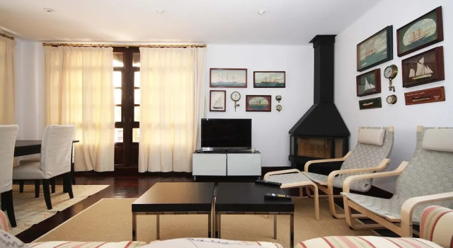 101630 -  House in Muros