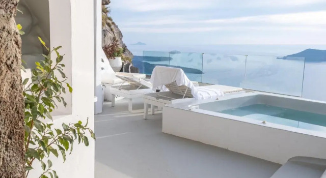 Люкс с видом на горы Elia Cave Suites