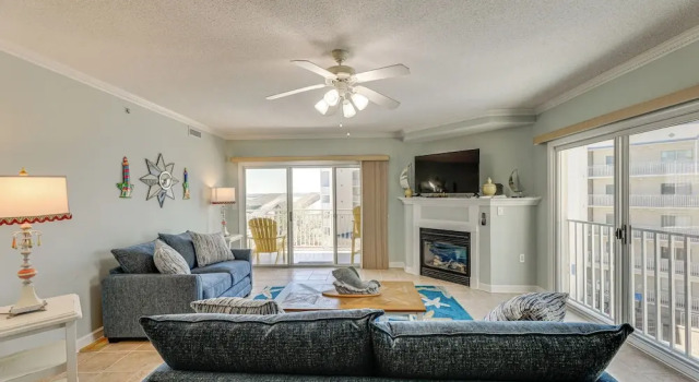 Steps to Boardwalk! 4th-floor Ocean City Beach Gem