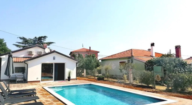 Апартаменты Cozy House with Pool near Rovinj