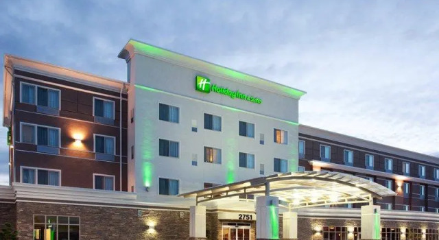 Люкс Standard Holiday Inn & Suites Grand Junction-Airport by IHG