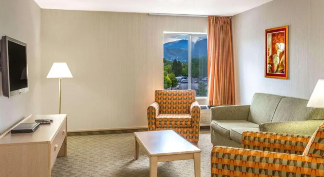 Люкс Comfort Inn & Suites Salt Lake City I-80 I-15 Downtown