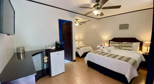 Трёхместный номер Standard с видом на сад Hotel Playa Espadilla & Gardens