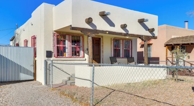 2 Mi to Heart of Old Town! Stylish ABQ Home, Book Feriehus Sommerhuse i Albuquerque, Hytte