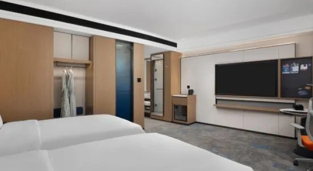 Семейный номер Superior Hampton by Hilton Xi‘an South Gate City Wall