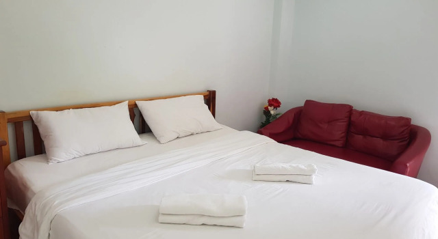 Grand Perfect Apartment, Varaa Huoneisto Hotellit North-Eastern Thailand pysäköinnillä, Pysäköinti