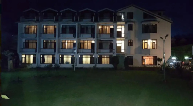 Hotel Paradise, Забронировать Отель Сринагар Jammu & Kashmir Ski