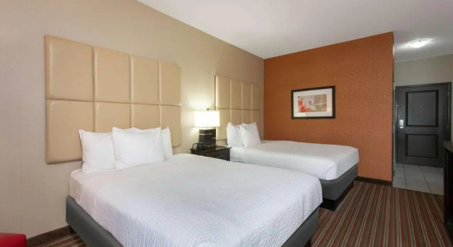 Четырёхместный номер Deluxe La Quinta by Wyndham Harrisburg-Hershey