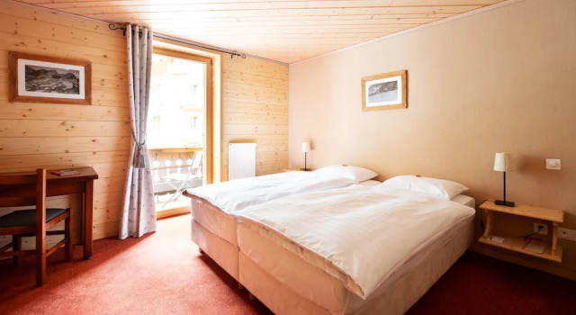 Номер Economy Hotel Suisse