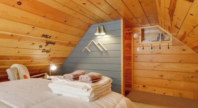 3 Mi to Big Trees State Park: Cabin w/ Scenic Deck, Rezervați Casă de vacanță Dorrington Statele Unite ale Americii