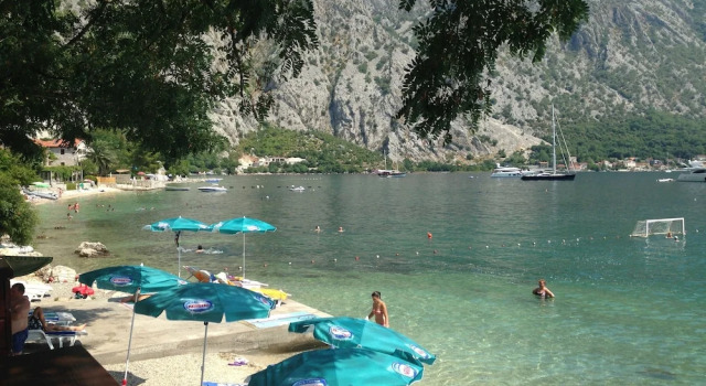Коттедж Spacious Family 4BR Seaside House, Fantastic Sea Views, 20 Meters to Beach
