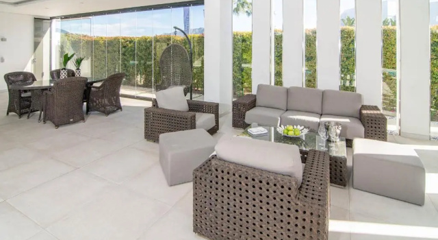 2021 Built Extravagant Villa in Luxurious Mirabella Hills