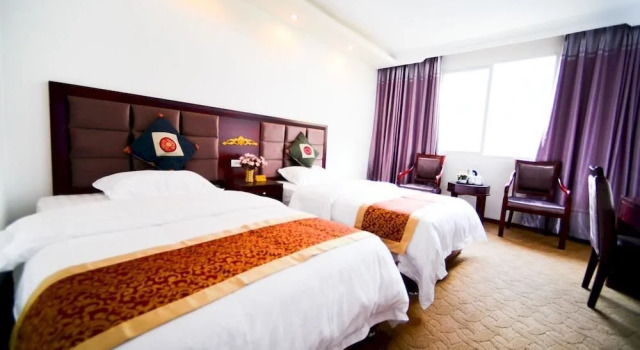 Zhao Zilong Xin Inn, Prenota Hotel Hotel a Ngawa con parcheggio, Parcheggio
