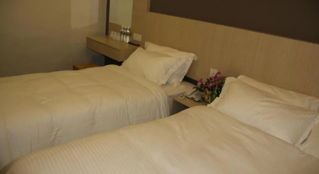 Трёхместный номер Standard Setia Inn