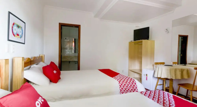 Трёхместный номер Standard OYO Imperial Parque Hotel