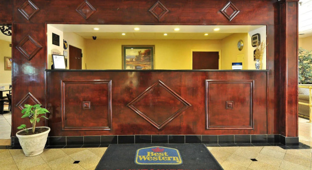 Quality Inn & Suites Morgantown - University Area, Varaa Hotelli Morgantown Länsi-Virginia
