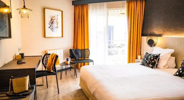 Двухместный номер Superior с балконом Hôtel Valdys Thalasso & Spa - les Pins