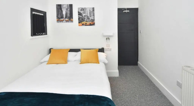 Townhouse @ 202 Walthall Street Crewe