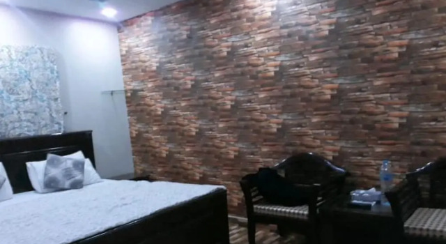 Kehkashan Huest House, Prenota Hotel Hotel a Karachi con parcheggio, Parcheggio