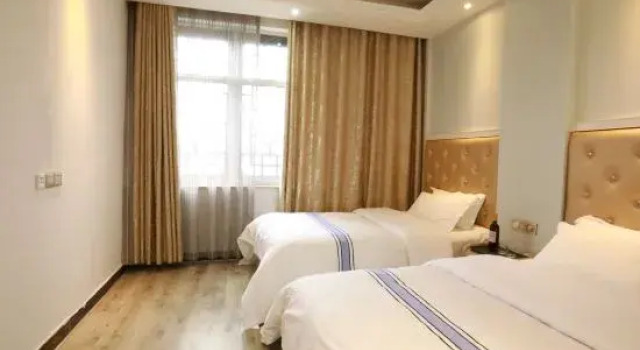Люкс Qianfu Constellation Hotel (Zhangjiajie Hourong Food Street Store)