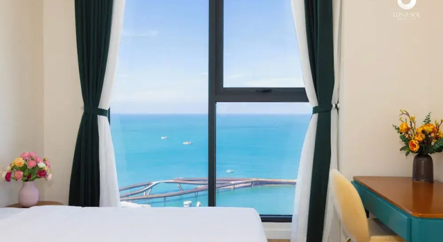 Апартаменты Premier с 3 комнатами с балконом Luna Sol Apartment - Sunset & Firework Signature