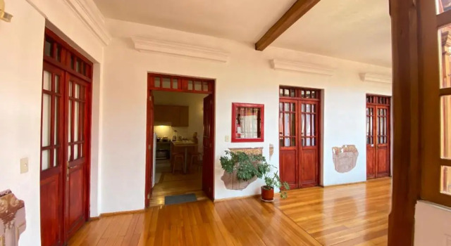 Люкс Beautiful Suite in Historic Center