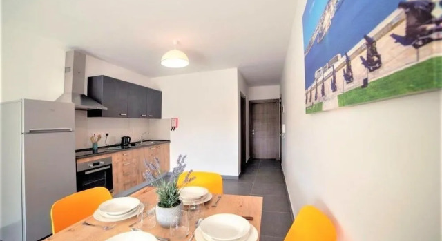 Isky Apartments