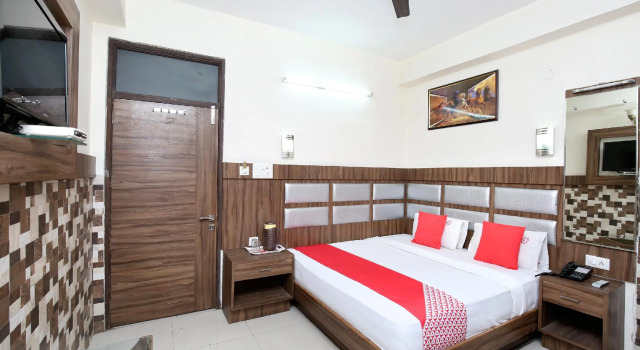 Hotel Ishita Residency, Varaa Hotelli Hotellit Punjab pysäköinnillä, Pysäköinti