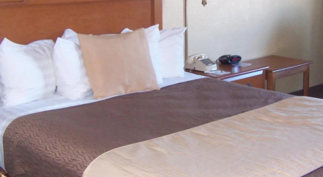 Norwood Inn & Suites, Varaa Hotelli Hotellit Minnesota pysäköinnillä, Pysäköinti
