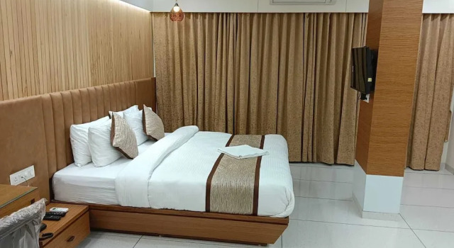 Номер Premium Tulsi Hotel