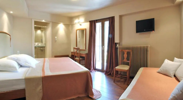 Трёхместный номер Standard Hotel Kentrikon