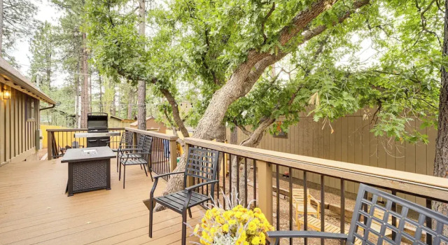Коттедж Munds Park Oasis w/ Hiking Access & Fire Pit