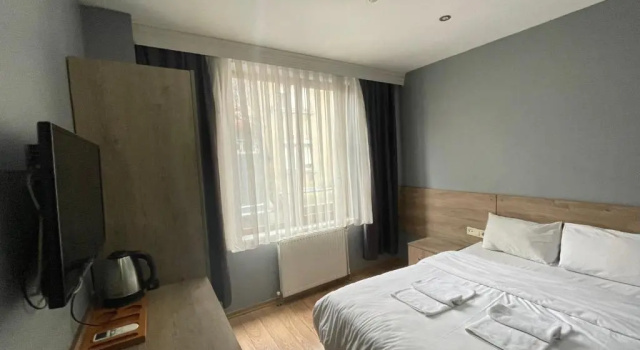 Basic Double room Rozza Hotel
