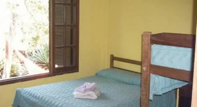 El Guembe Hostel House, Забронировать Хостел Отели Пуэрто-Игуасу с парковкой, рядом с Магазин беспошлинной торговли города Пуэрто-Игуасу, Парковка