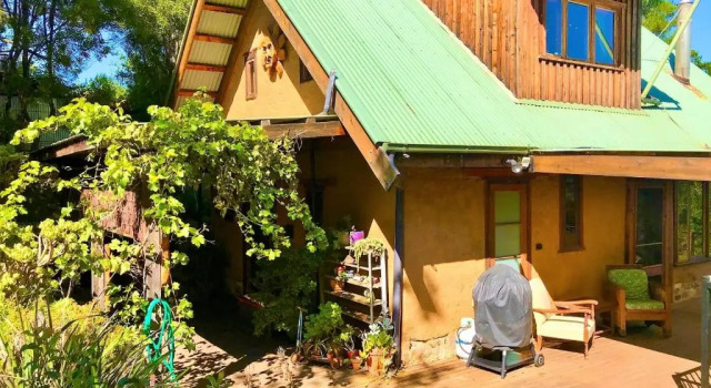 Коттедж с 2 комнатами Sutton Spring Art Retreats