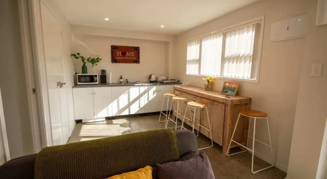 Centrally Located 1 Bedroom Apartment in Auckland