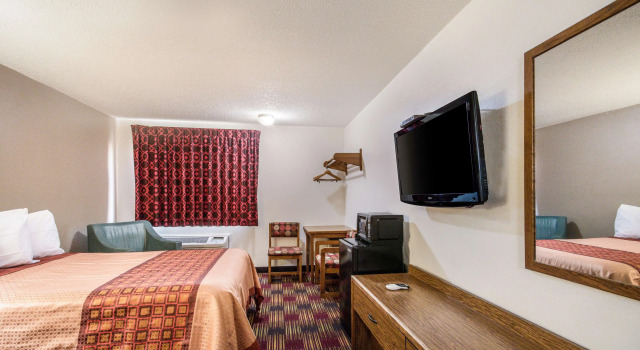 Четырёхместный номер Standard Americas Best Value Inn & Suites Harrisonville