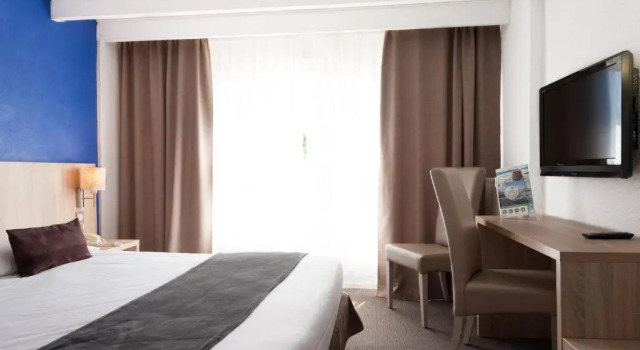 Семейный номер Standard Дуплекс с видом на город Brit Hôtel De Locéan