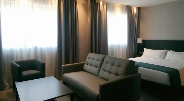 Трёхместный номер Superior HG City Suites Barcelona