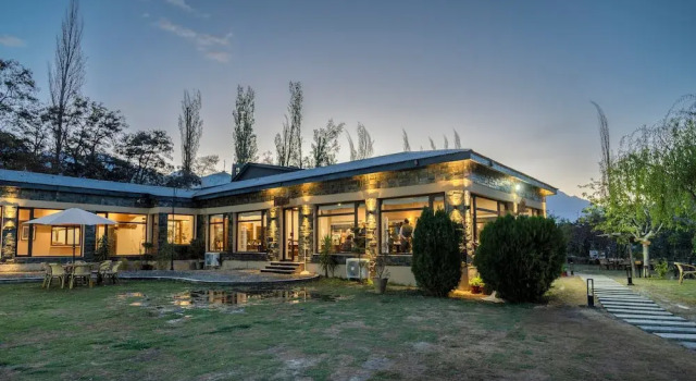 K2 Hotel by Green Pak Skardu, Забронировать Отель Отели Скарду с парковкой, Парковка