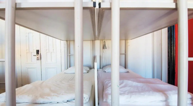 Кровать в общем номере (женский номер) Safestay Lisbon Bairro Alto