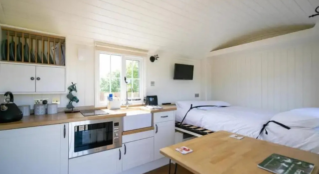 Номер Standard 1B Deluxe Cabin - Free Parking, King-size Bed