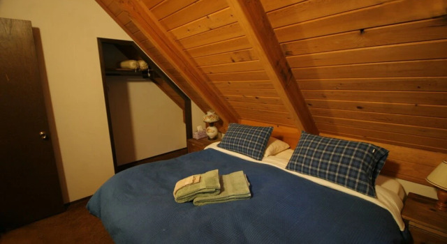 Snowline Cabin #35 - A pet-friendly country cabin. Now has air conditioning, Buchen Sie Ferienhaus Villen in Glacier, Villa