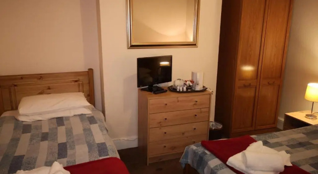 Семейный номер Standard Westgate Hotel